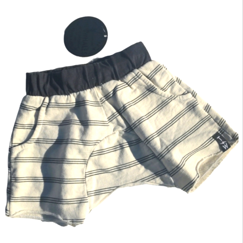 Tiny Whales 6-12m white/black stripe short